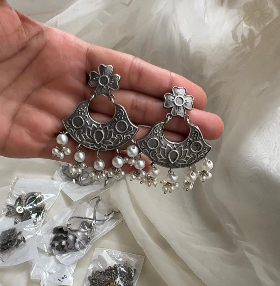 Oxidised Kundan Short Earrings