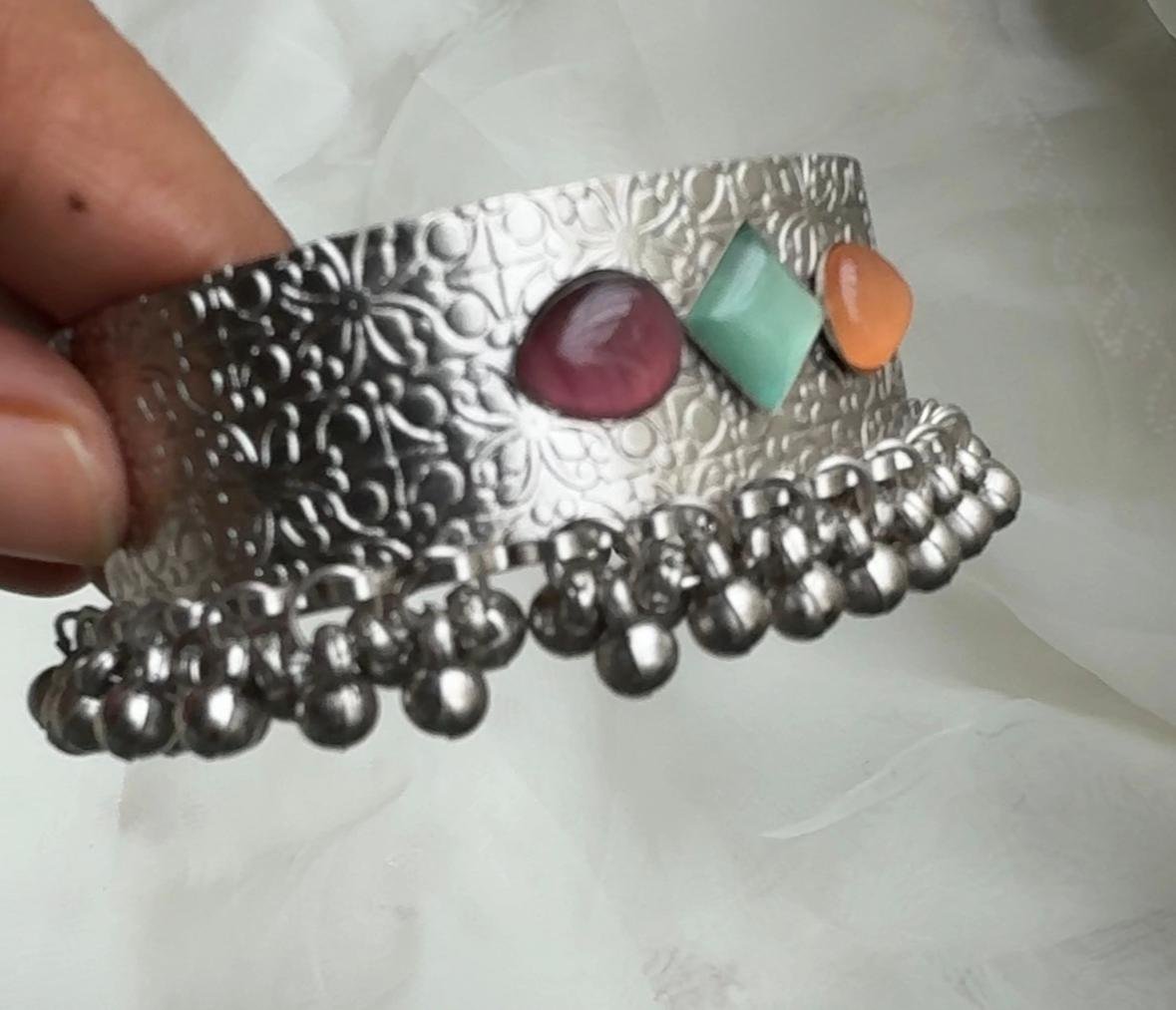Traditional Oxidised Stone Kada